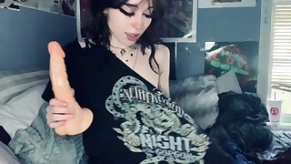 smallish goth Viakitty plays with giant fucktoy